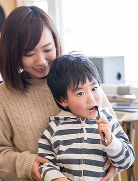 お子様からご年配の方まで幅広く診療を行います